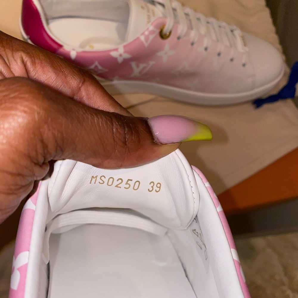 💕SOLD💕Louis Vuitton 2020 front row sneakers pink - Picture 6 of 8
